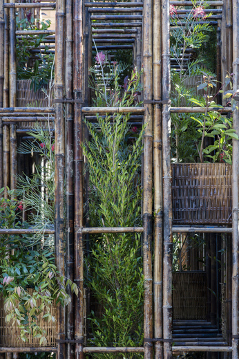 VO TRONG NGHIA ARCHITECTS, Green Ladder (detail), 2016, bamboo poles, wooden pots in bamboo matting, flora, rope, acrylic panels and steel foundation elements, dimensions variable. Installation view at Sherman Contemporary Art Foundation (SCAF), Sydney, 2016. Courtesy SCAF.