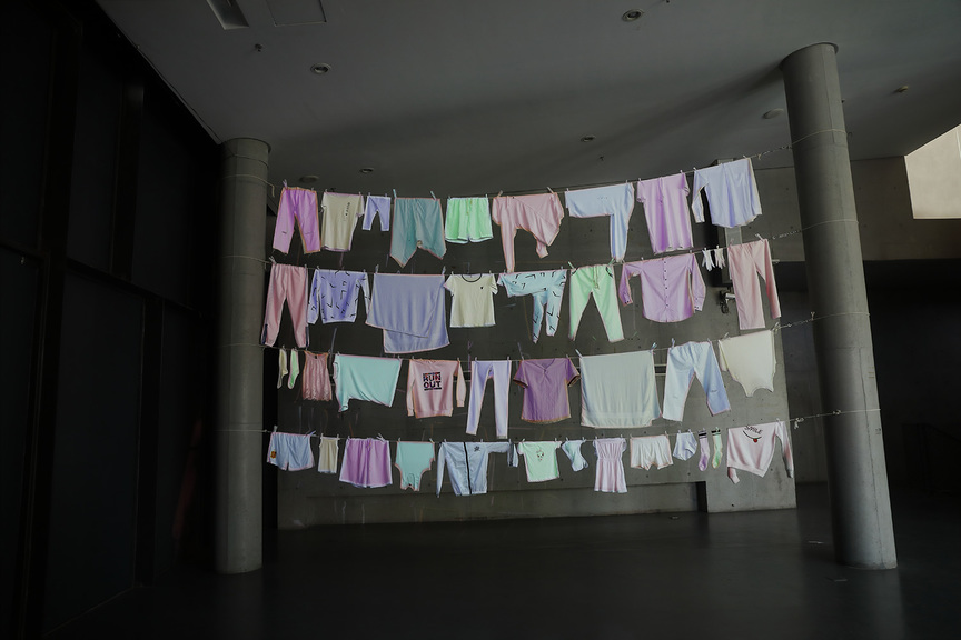 Installation view of YOHAN HAN’s Laundry Sequencer, 2018, projection mapping on installation, dimensions variable, at the Shenzhen Biennale, 2018. Courtesy Shenzhen Art-tweet Arts Center.