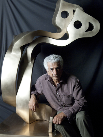 Artist Parviz Tanavoli Barred From Leaving Iran Over Legal Dispute With Tehran Dealer