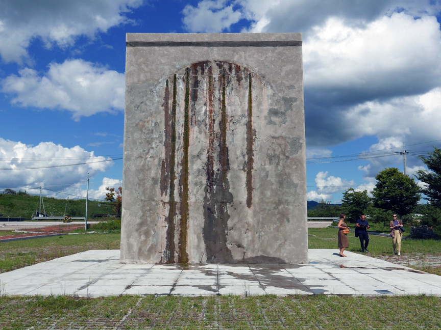 In the Peace and Culture Plaza, GIMHONGSOK ’s The Wall (2018) appears to weep, with water from a nearby stream leaking down its over-four-meter face.