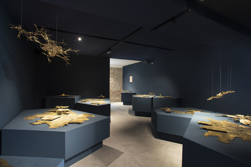 Installation view of NAIZA KHAN’s Hundreds of Birds Killed (2019) at the Pakistan Pavilion, 58th Venice Biennale, 2019. Courtesy La Biennale di Venezia.