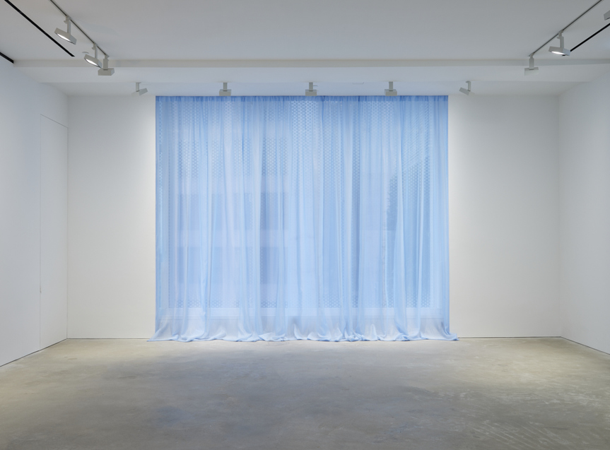 Installation view of FELIX GONZALEZ-TORRES’s ”Untitled” (Loverboy), 1989, blue fabric and hanging device, dimensions variable, at “Singing the Body Electric,” David Zwirner, Hong Kong, 2019. Copyright the Felix Gonzalez-Torres Foundation. Courtesy David Zwirner, New York / London / Hong Kong.