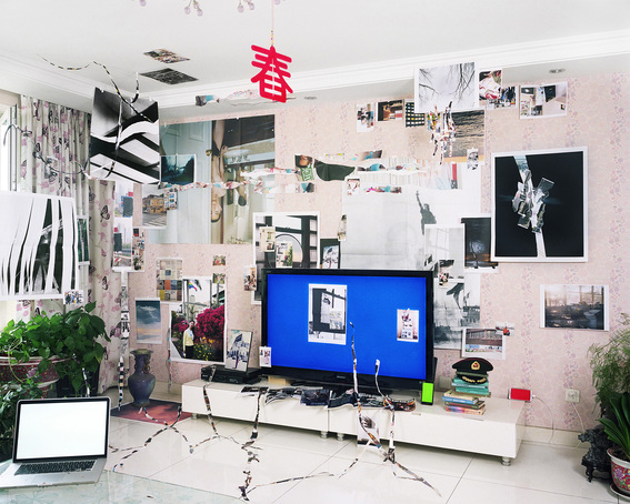 GUANYU XU, The Living Room, 2018, archival pigment print, 108 × 133 cm.