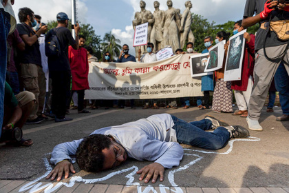 Performance about Bangladeshi extrajudicial killings Attacked 